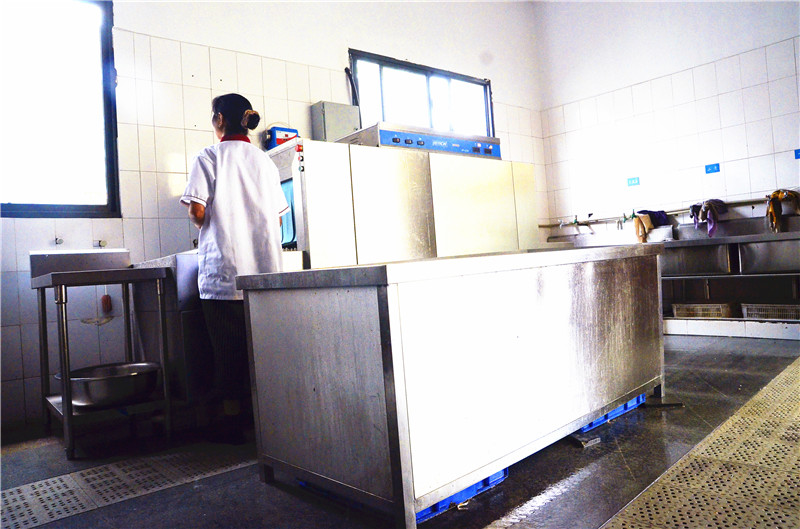 西華大學學校食堂TIKTOK色情版下载設備現場圖片